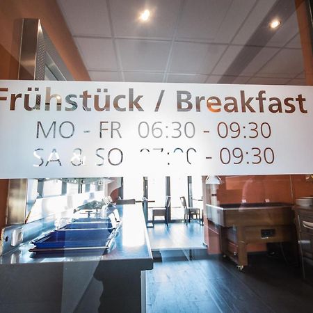 Hotel Turmfalke 24H Check In ลินซ์ ภายนอก รูปภาพ