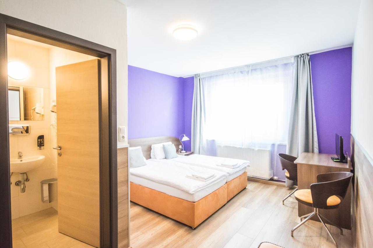 Hotel Turmfalke 24H Check In ลินซ์ ภายนอก รูปภาพ